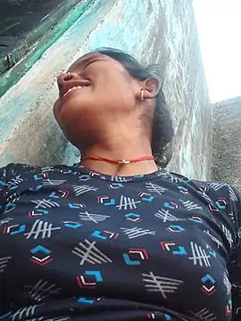 Srishti_sharma live cam on StripChat