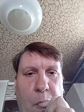 AmazingArino52 live cam on StripChat