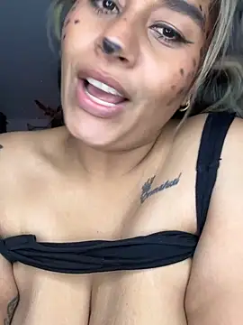 busty_ass_girl live cam on StripChat