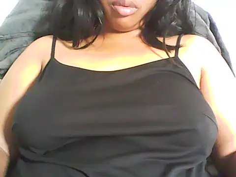Artinah22 live cam on StripChat
