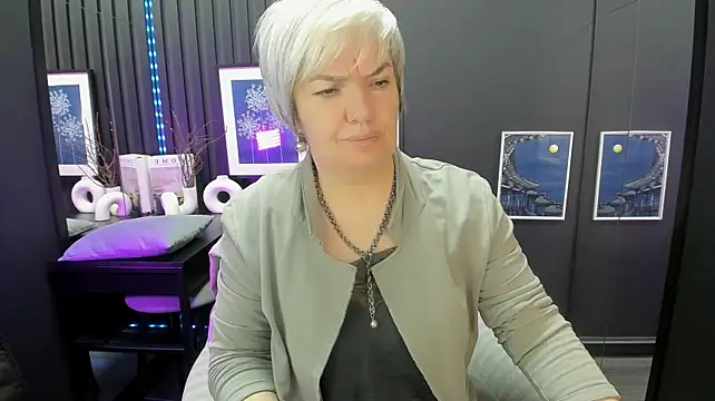 CarmenSoft live cam on StripChat