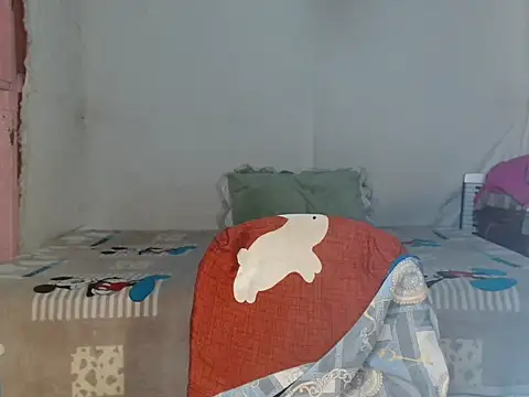 HelenaM live cam on StripChat