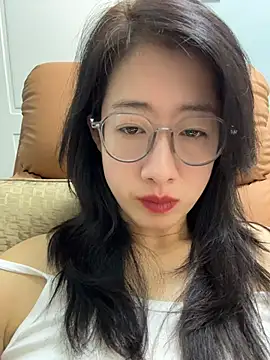 weiwei103 Live Webcam on Stripchat