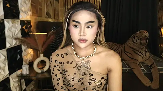 MassiveCockTrans webcam