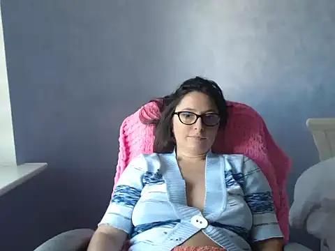 LuckyLisa23 live cam on StripChat