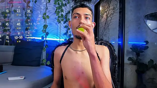 ItsZairen webcam