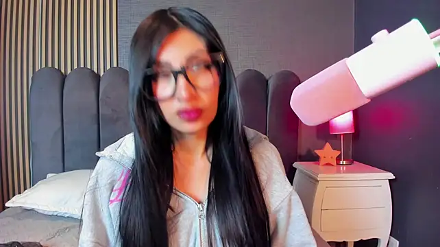 Nicolette_ks_