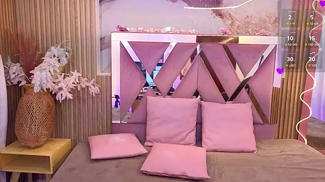 ANNE_TAY1