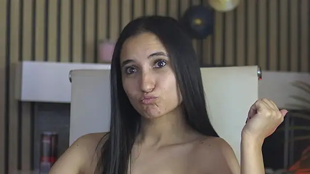 CarolinaBlair live cam on StripChat