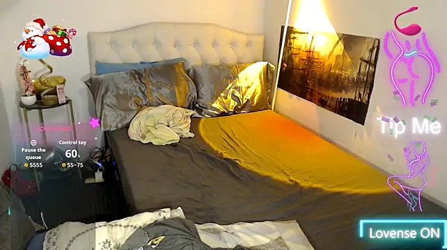 NinaDOM4CUM webcam