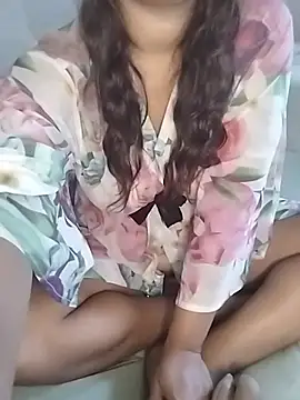MarochienneAniss... Live Webcam on Stripchat