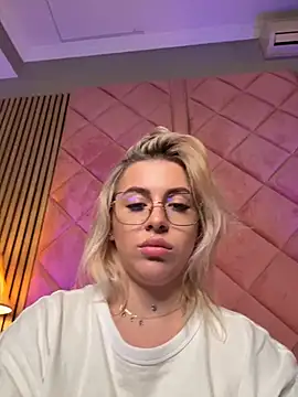IveySin live cam on StripChat