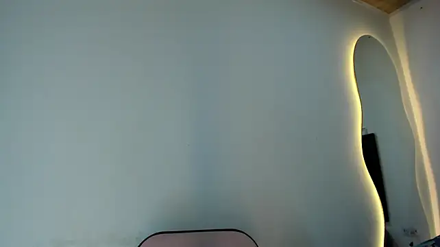 bustyglow (F young) - I Suck my nipples for you