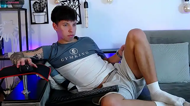 thomasedisonn (M twink) - striptease in a thong