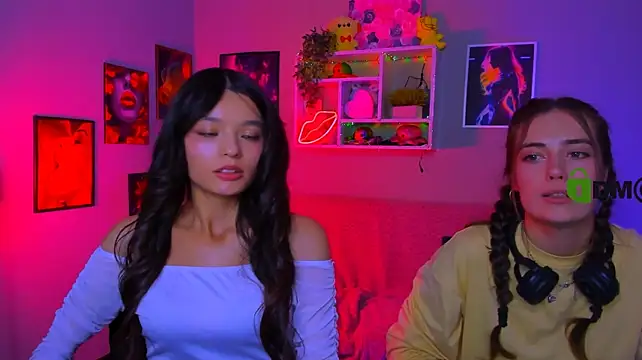 itscharlliee (G teen) - Flash bra