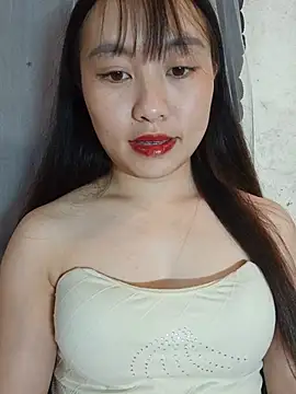 Cherry-squirtt live cam on StripChat