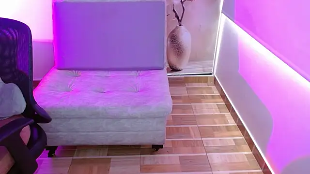 milfrousse live cam preview