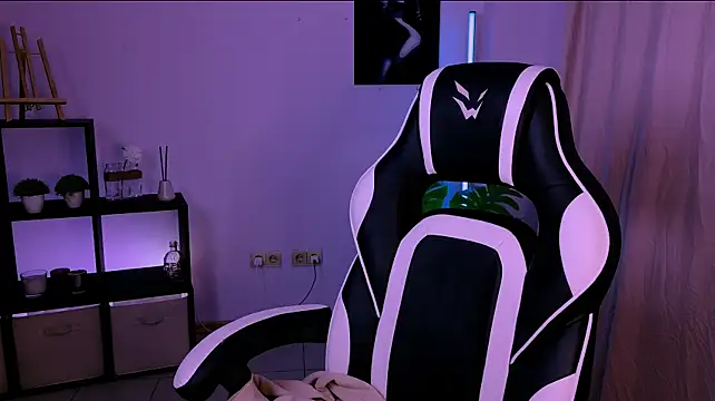 KiraKittyy_