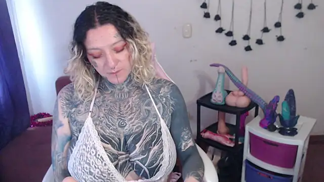 sloppytitss (F milf) - pumped, squirt, big toys pussy