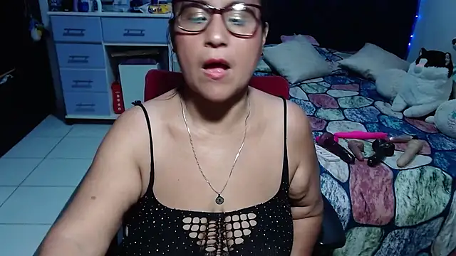 pervert_mommy_ live cam preview