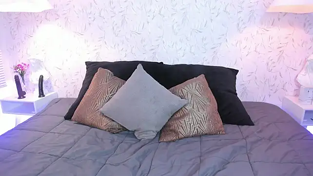 Natasha_Brm live cam on StripChat
