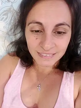 ShelaDiass live cam on StripChat