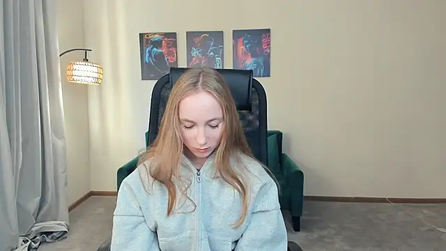 VandaCaradine live cam on StripChat