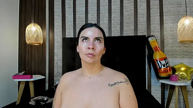 Hannah_Cross live cam preview