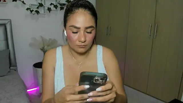 mia_star_2 live cam on StripChat