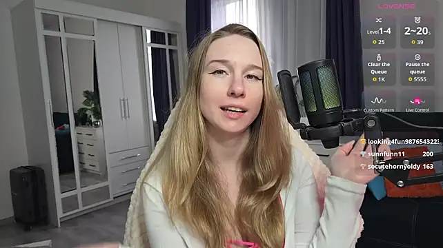 Eve_Sin live cam on StripChat