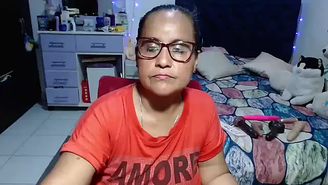 pervert_mommy_ live cam preview