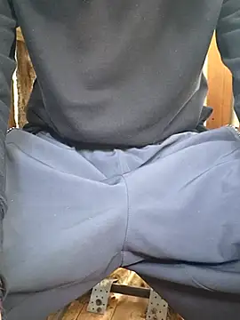 nero19933 (M young) - Penis Ring anlegen