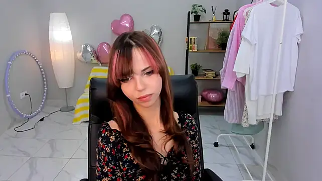 LinaLittle webcam