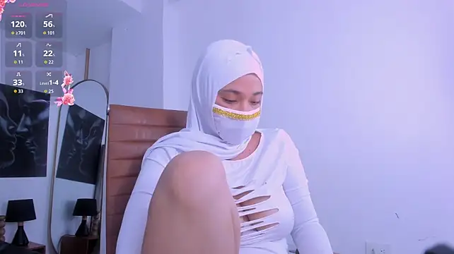 zuri_zayn (F young) - SPREAD ASSHIOOLE CLOSE UP