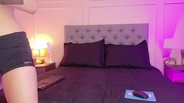 ALICESANDOVAL live cam on StripChat