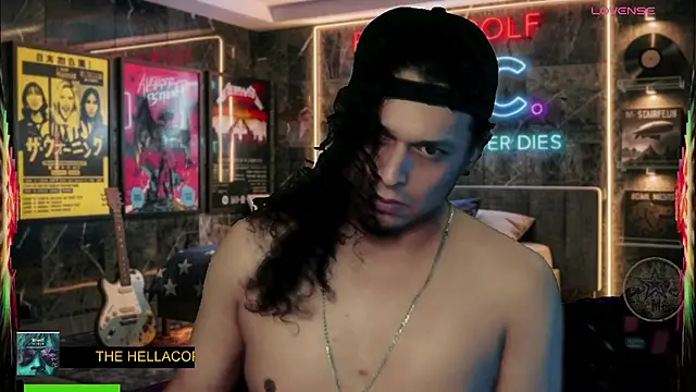chino_roz live cam on StripChat