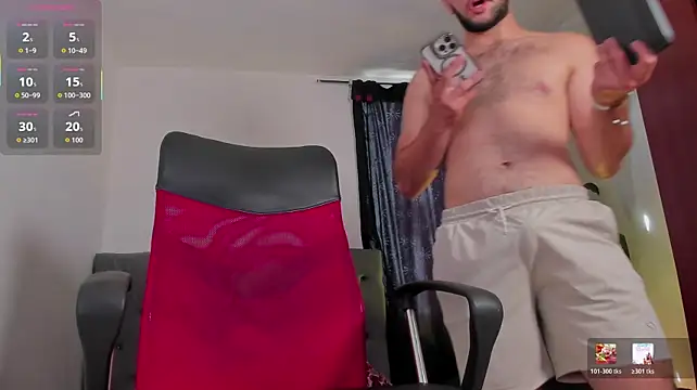 MaximusClark live cam preview