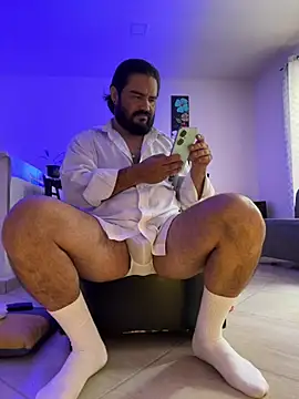MichaelBear_21 live cam on StripChat