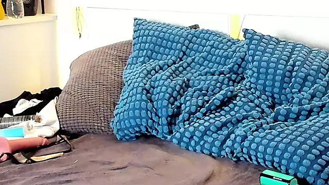 MonaLuxxx webcam