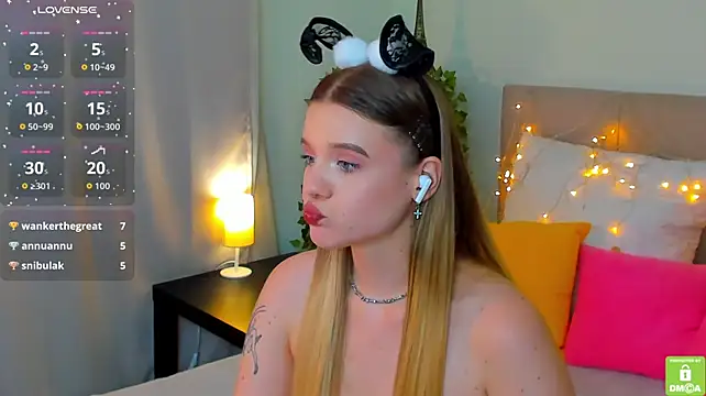 Emma_peach live cam on StripChat