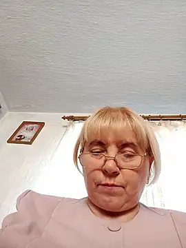 Elena_Beautiful784 webcam