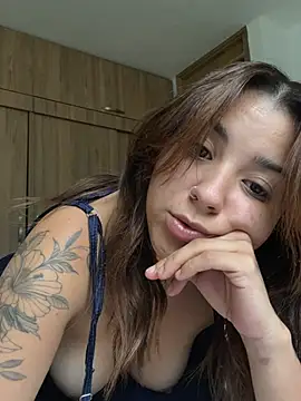 LilithVelovva live cam on StripChat