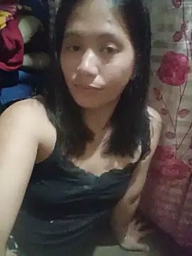 mommyyeng26 live cam on StripChat