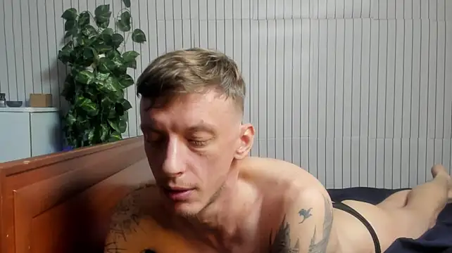 James2Inked live cam on StripChat