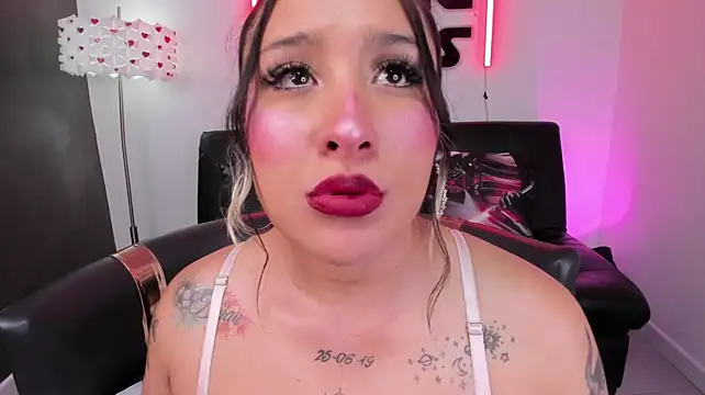 miss_danika webcam