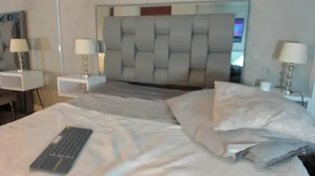 Charlie___Musk webcam