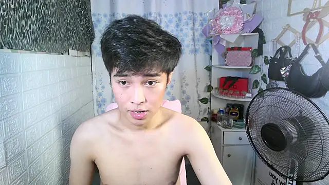 _peachyboyyy webcam