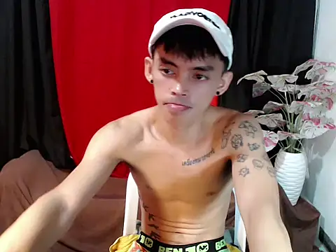 urhunky_boy webcam