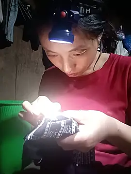 an-orphan live cam on StripChat