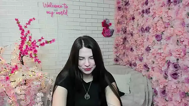 Kira_Vine webcam